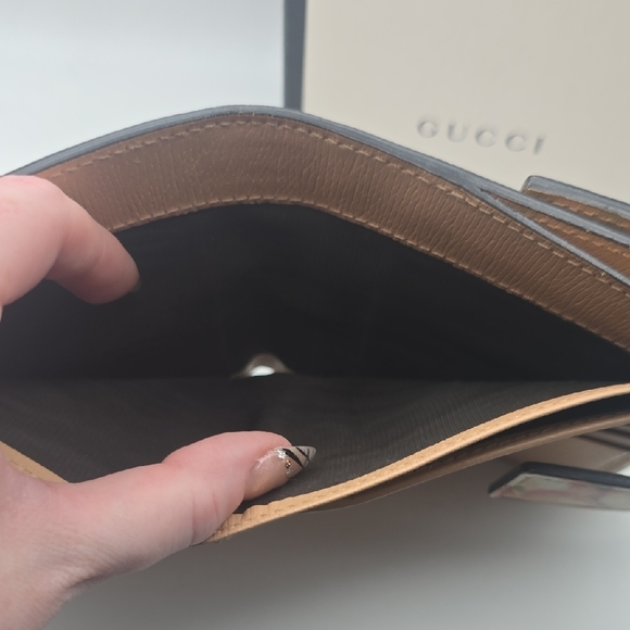 Gucci Elegant Bloom Pink Floral Women's Bi-fold Wallet (EUC)(BOX)(COA)✨️💖✨️ - Picture 11 of 16